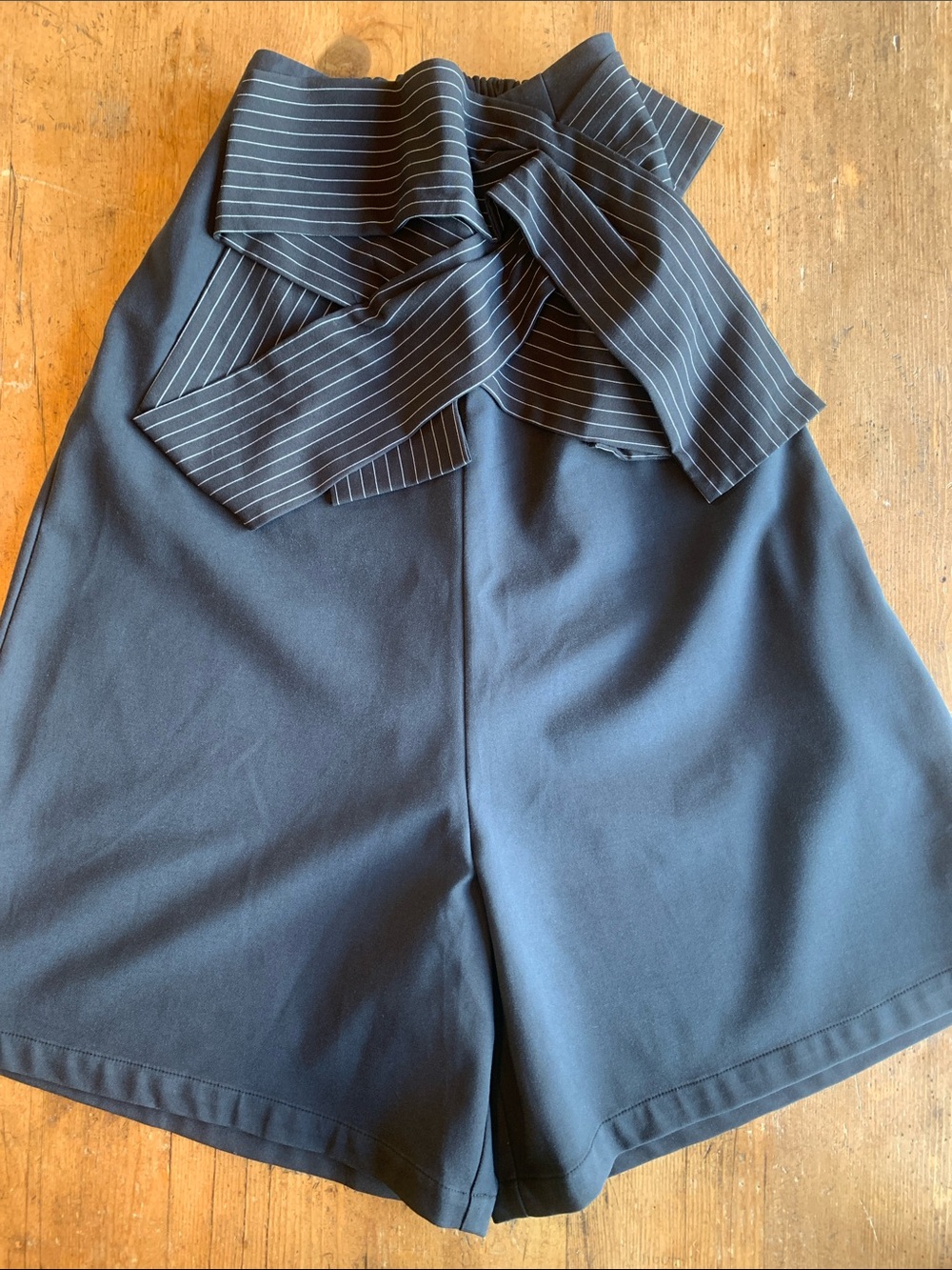 Mixsense Black High-Waist Pinstripe Tie-Belt Platzo Pant